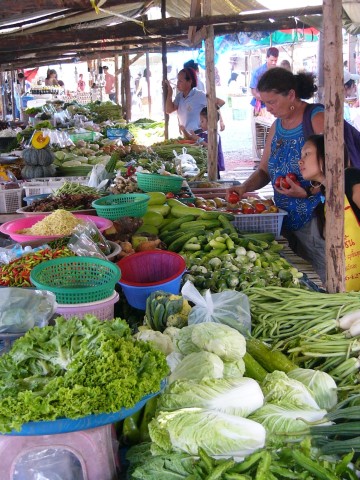 Nina buys vegetables